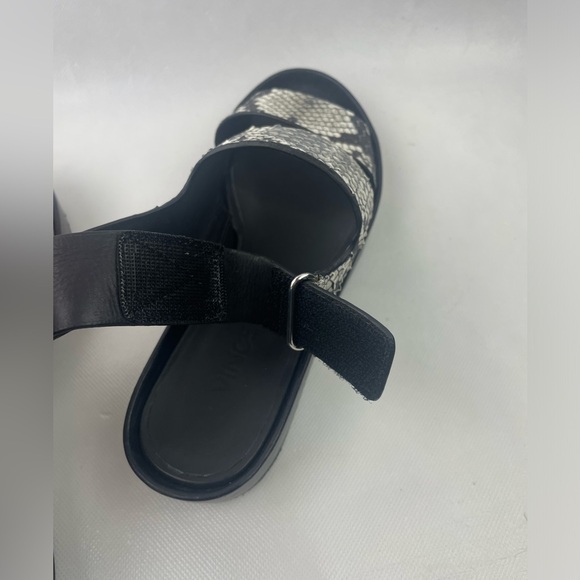 VINCE "Marett" Snake-Embossed Platform Sandals SZ 7 - Picture 5 of 14